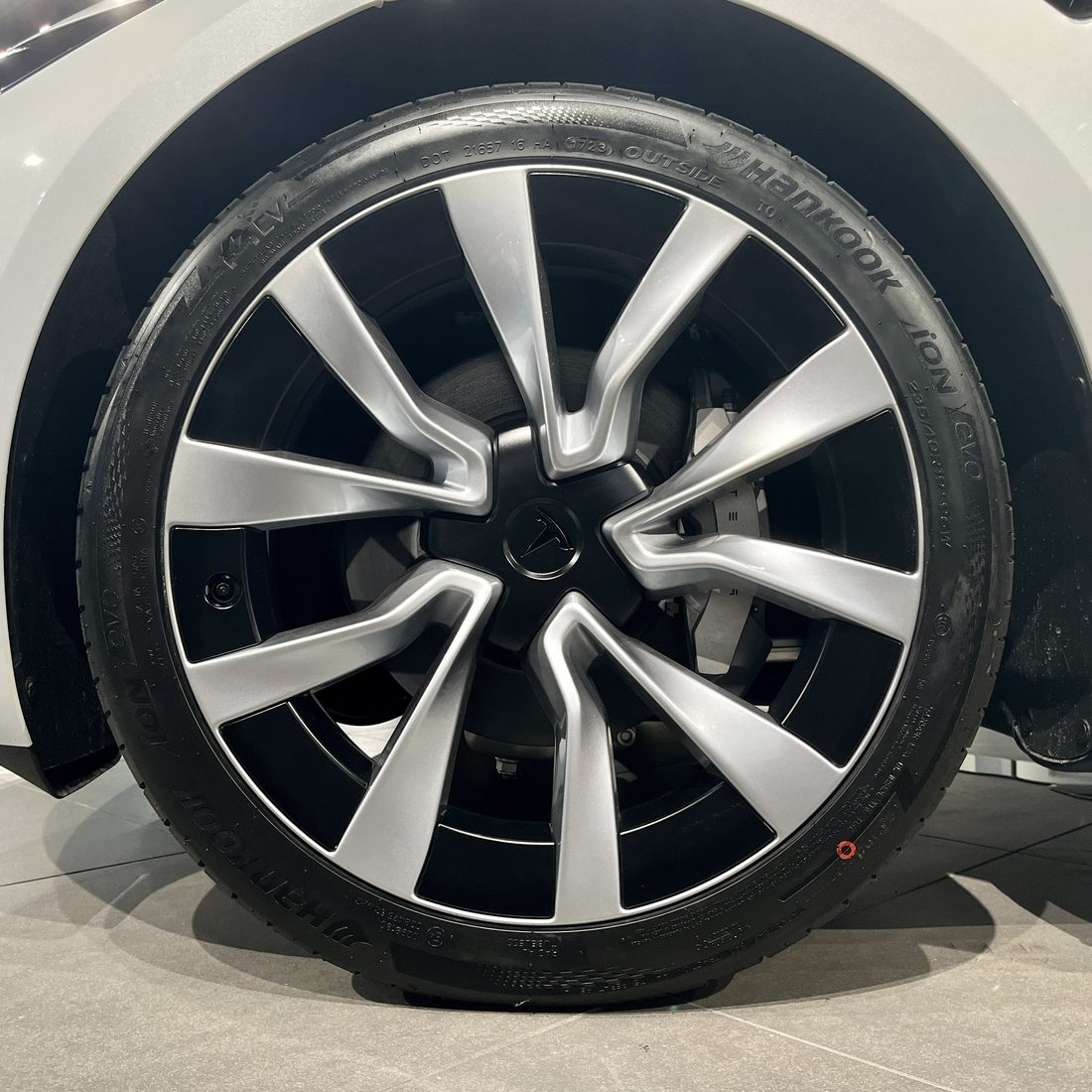 Detaljer på en Tesla
