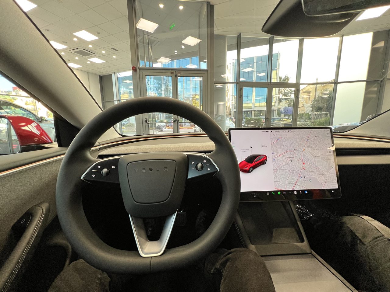 Tesla touchskærm og kabine