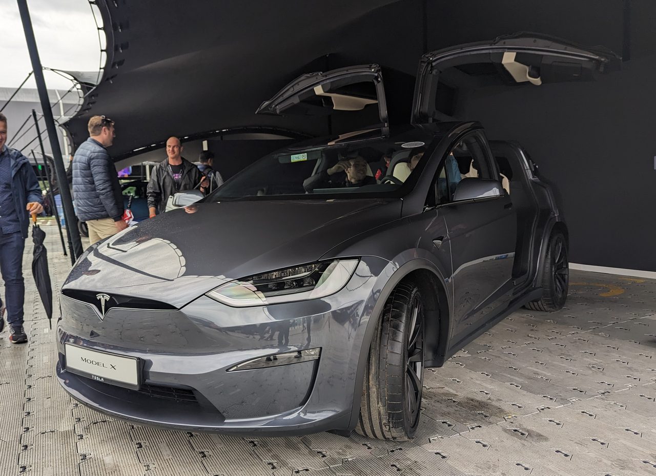 Tesla i dagslys